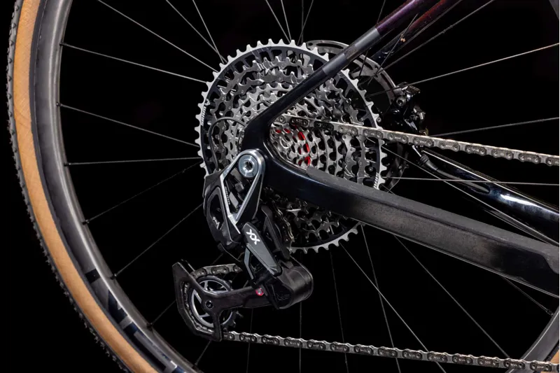 Cube Nuroad Hybrid C:62 SLT 400Wh Electric Gravel Bike in Solareclipse and Bronze-2