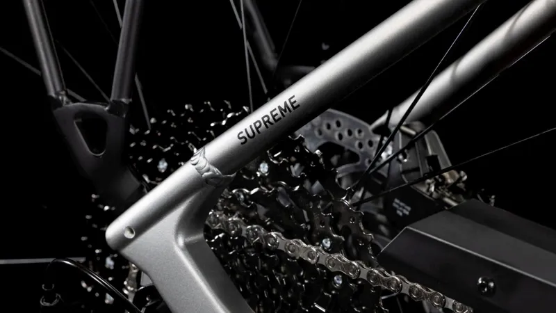 Cube Supreme Hybrid SLX EE 625Wh Electric Hybrid Bike in Grey and Lunar-3