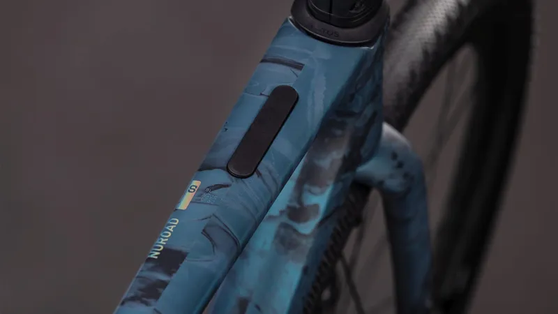 Cube Nuroad C:62 SLT Gravel Bike in Royalgreen and Fume-4