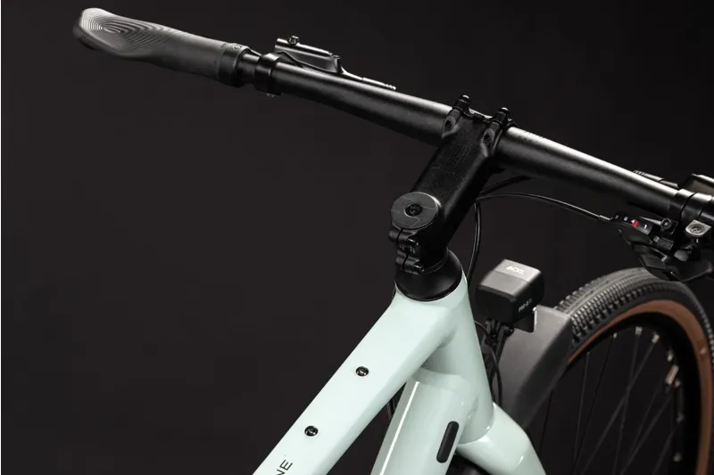 Cube Nulane Pro FE Hybrid Bike in Aloegreen and Black-4