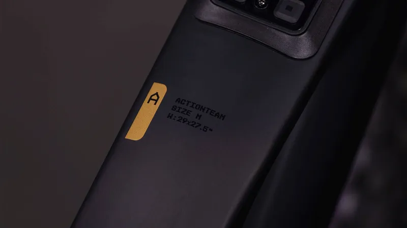 Cube AMS Hybrid ONE77 C:62 AT 600Wh Electric Full Suspension Mountain Bike in Carbon and Gold-2