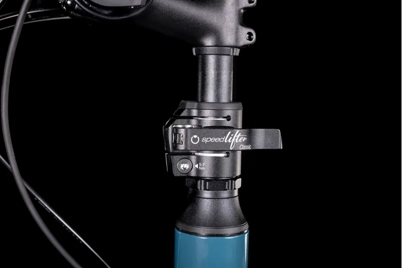 Cube Cargo Hybrid 500Wh Electric Cargo Bike in Blue and Lime-3