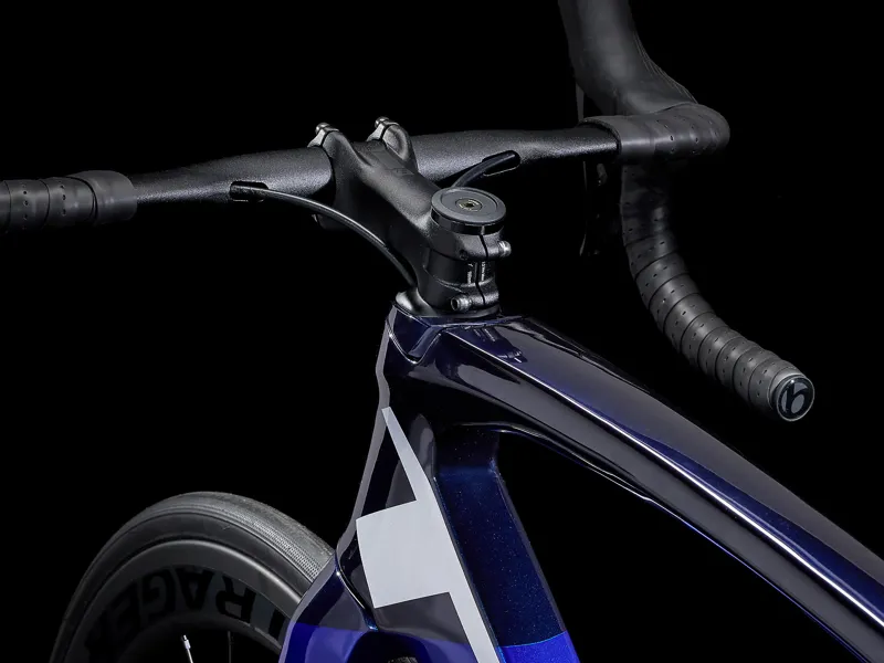 TREK Madone SL 6 Road Bike in Hex Blue-4