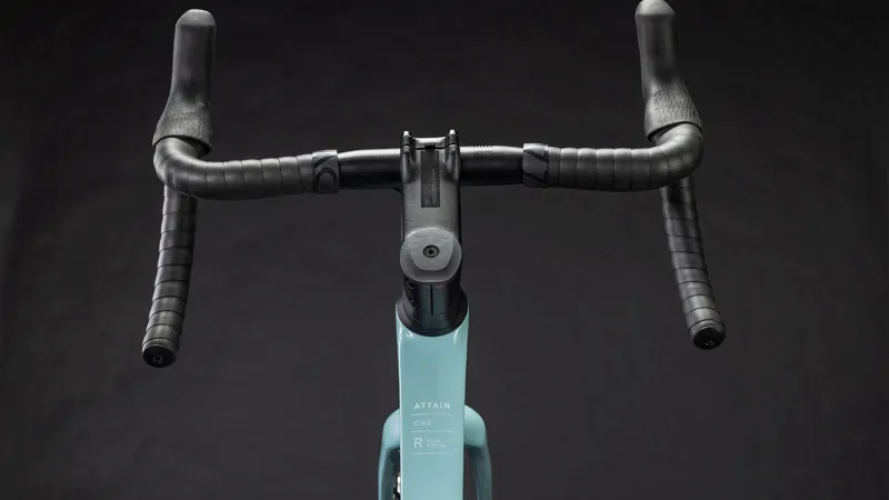 Cube Attain C:62 Race Road Bike in Skylightblue and Cyan-2