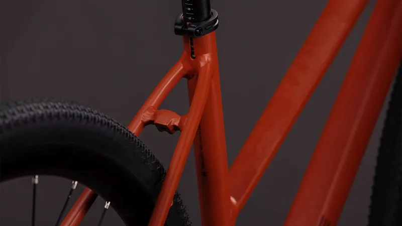 Cube Nulane Race T Hybrid Bike in Amber and Black-2