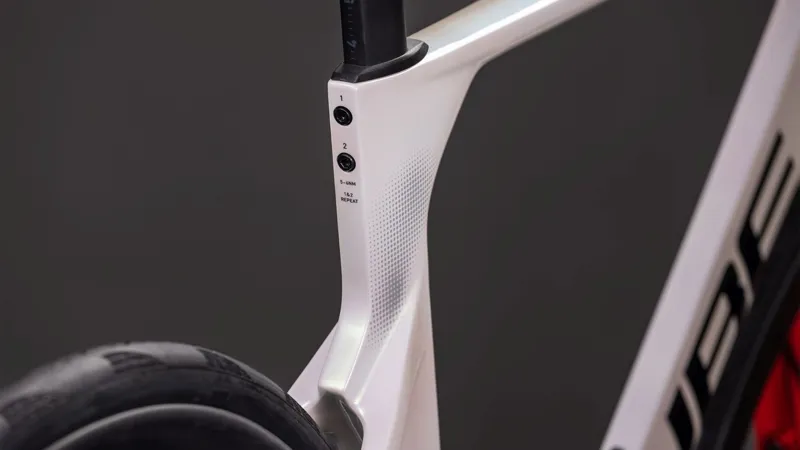 Cube Litening Aero C:68X Race Road Bike in Teamline-4