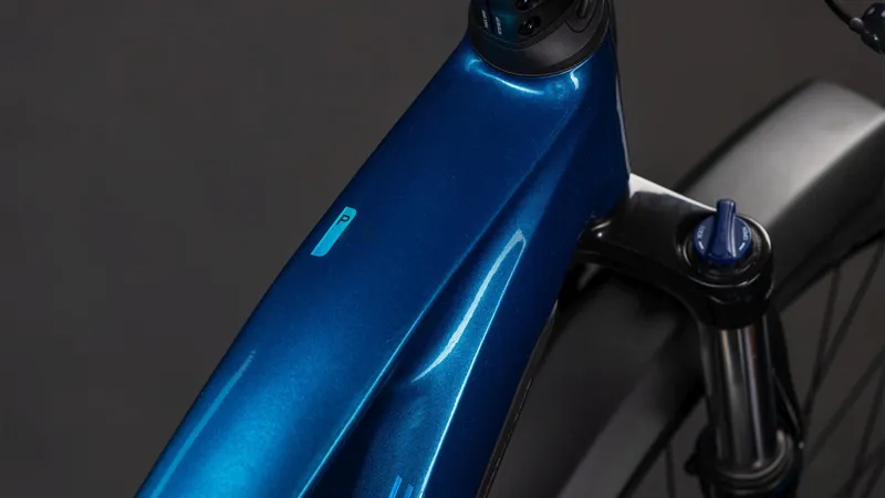 Cube Reaction Hybrid Performance FE 600Wh Electric Mountain Bike in Electricblue and Dazzle-2