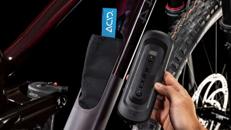 Cube Stereo ONE44 C:68X SLX Full Suspension Mountain Bike in Liquidviolet and Black-4