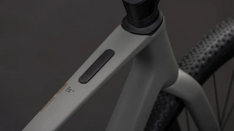 Cube Nuroad C:62 EX Gravel Bike in Oldgrey and Prism-2