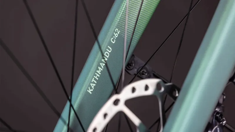 Cube Kathmandu Hybrid C:62 SLT EE 400Wh Electric Hybrid Bike in Seafoam and Chrome-4