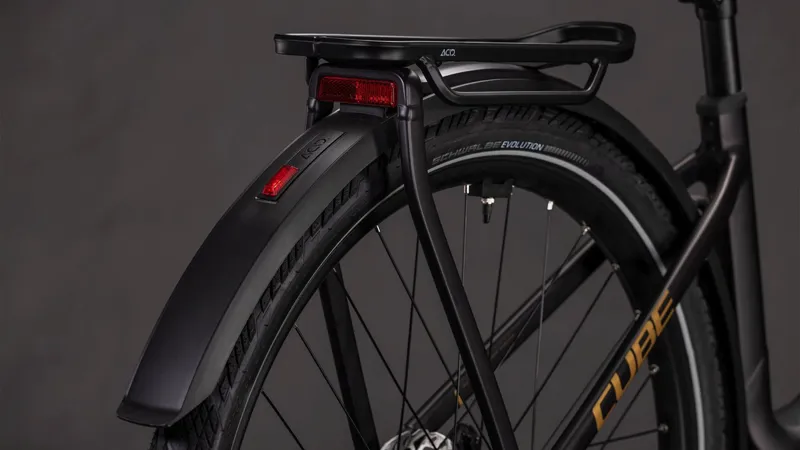 Cube Kathmandu Hybrid Comfort SLX EE 800Wh Electric Hybrid Bike in Solareclipse and Gold-1