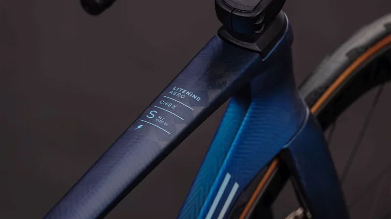 Cube Litening Aero C:68X SLT Road Bike in Atlantisgrid and Ice-4