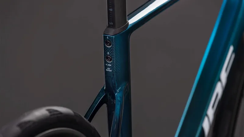 Cube Litening Air C:68X SLX Road Bike in Chromeblue and Liquidblue-2
