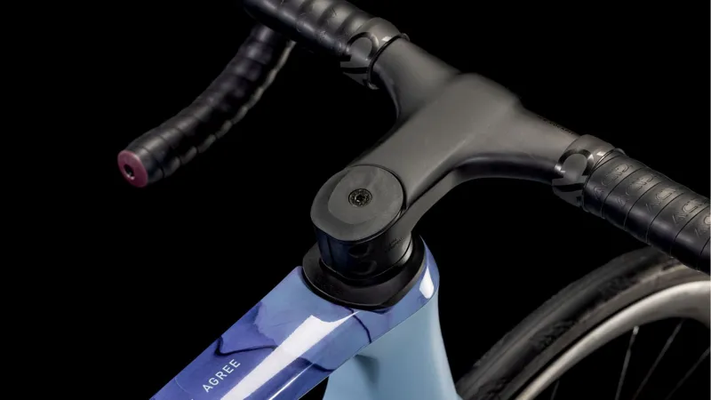 Cube Agree C:62 SLX Road Bike in Pigeonblue and Art-1