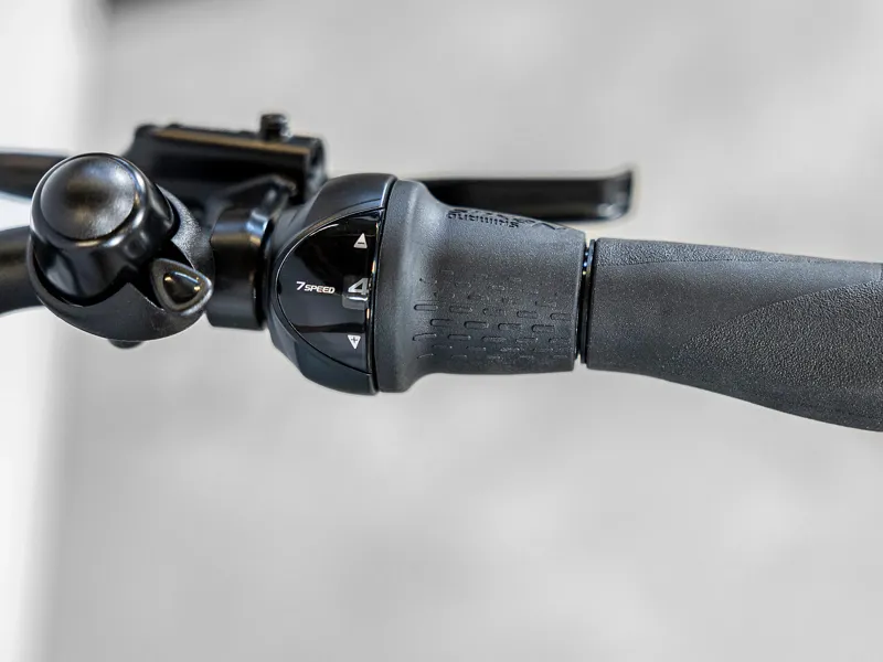 TREK District+ 3 400Wh Lowstep Electric Hybrid Bike in Battleship Blue-7