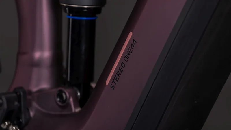 Cube Stereo Hybrid ONE44 PRO 800Wh Full Suspension Electric Mountain Bike in Shiftblush and Raisin-4