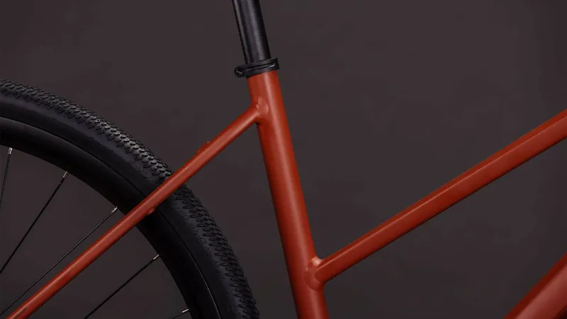 Cube Nulane Race T Hybrid Bike in Amber and Black-1