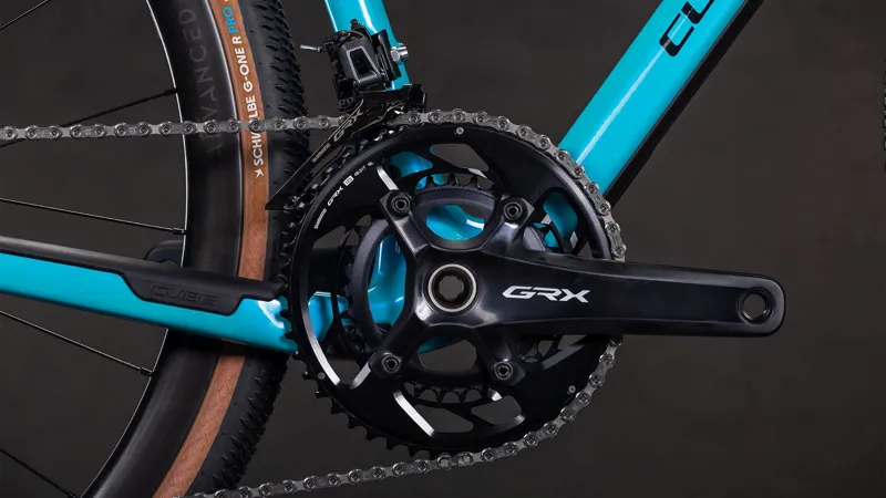 Cube Nuroad C:62 Pro Gravel Bike in Swimmingpool and Black-1