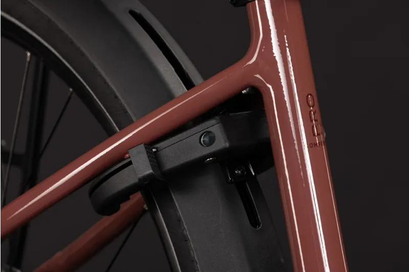 Cube Supreme Hybrid Comfort Pro EE 600Wh Electric Hybrid Bike in Burgundy and Claret-2