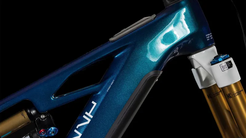 Cube Stereo Hybrid ONE77 HPC AT 800Wh Full Suspension Electric Mountain Bike in Actionteam-1