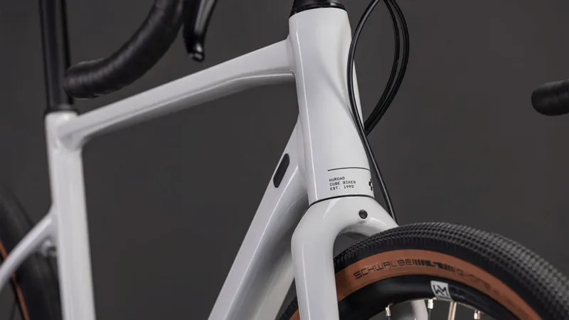 Cube Nuroad EX Gravel Bike in Cotton and Grey-2