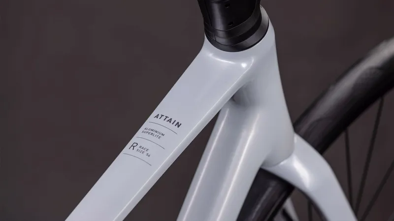 Cube Attain Race Road Bike in Foggrey and Shift-3