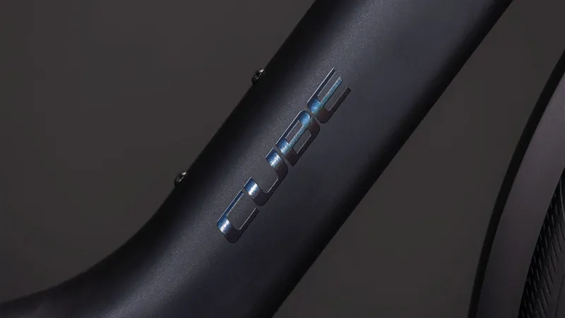 Cube Editor Hybrid Pro FE 400Wh Electric Hybrid Bike in Coal and Prism-3