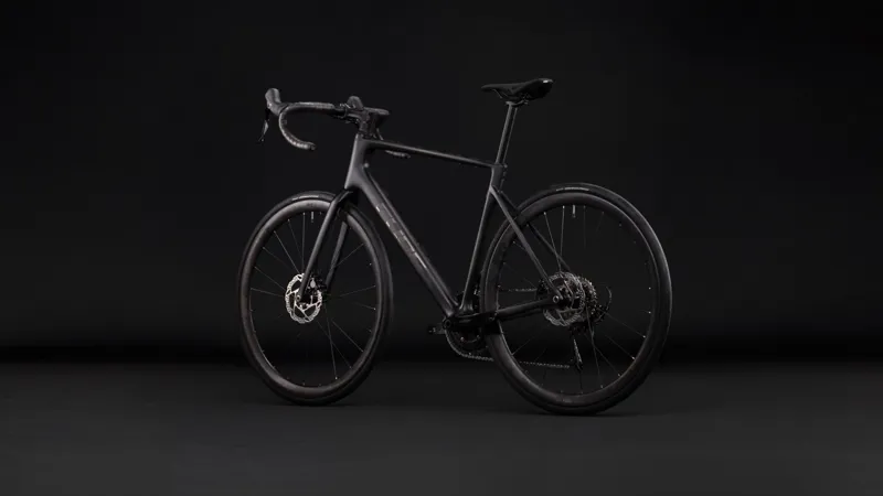 Cube Attain C:62 Race Road Bike in Carbon and Coalchrome-7