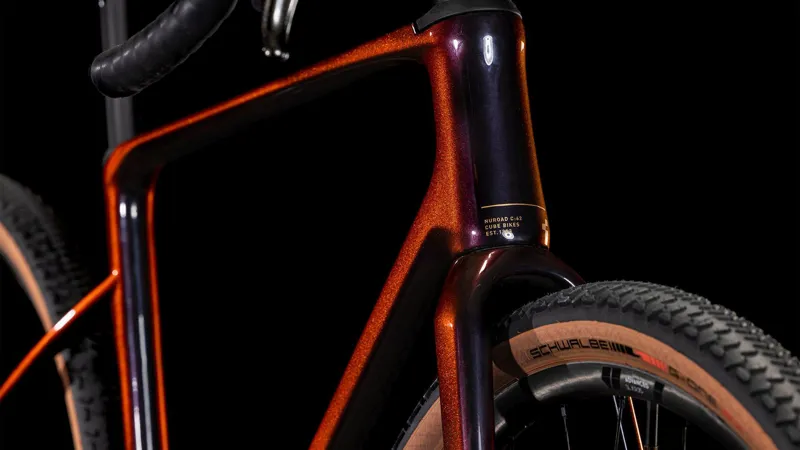 Cube Nuroad C:62 SLX Gravel Bike in Solareclipse and Aurum-2