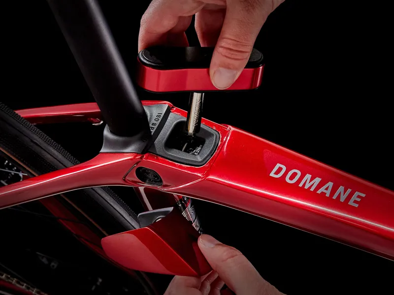TREK Domane SL 6 AXS Gen 4 Road Bike in Crimson-9