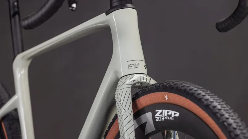 Cube Nuroad C:62 SLX Gravel Bike in Reedbeige and Chrome-2