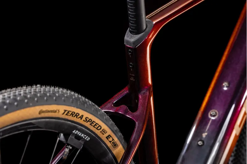 Cube Nuroad Hybrid C:62 SLT 400Wh Electric Gravel Bike in Solareclipse and Bronze-5