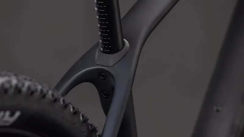 Cube Reaction C:62 Pro Mountain Bike in Blackline-4