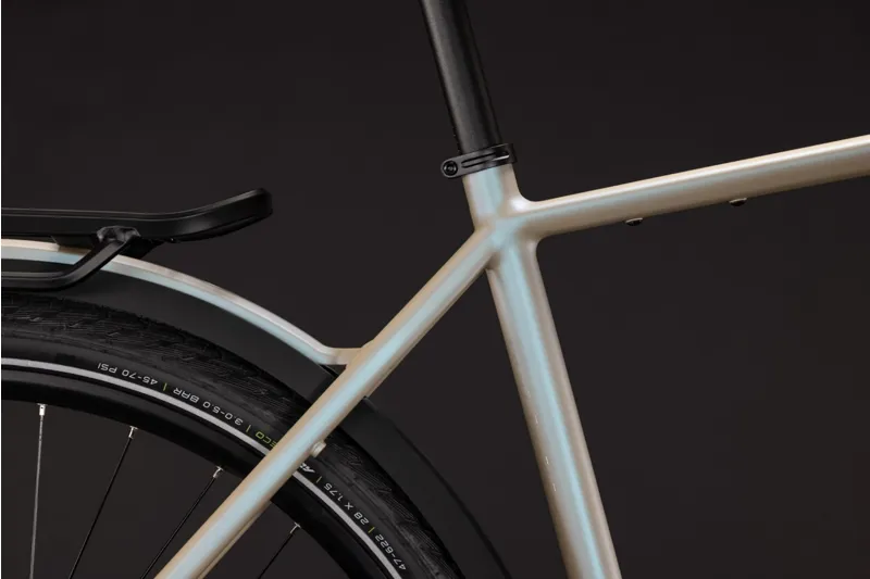 Cube Kathmandu ONE Hybrid Bike in Glintsand and Black-4
