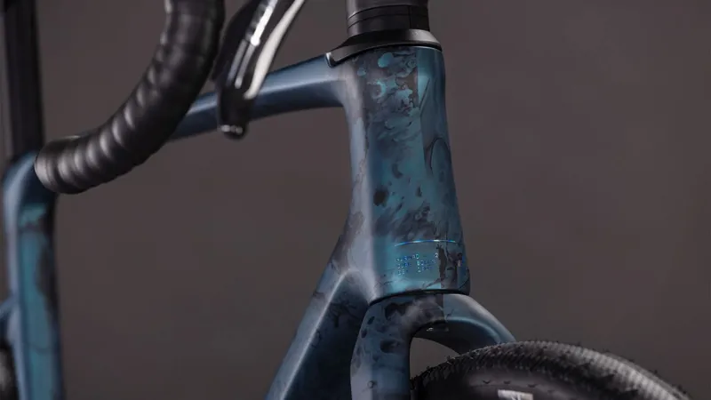 Cube Nuroad C:62 SLT Gravel Bike in Royalgreen and Fume-2