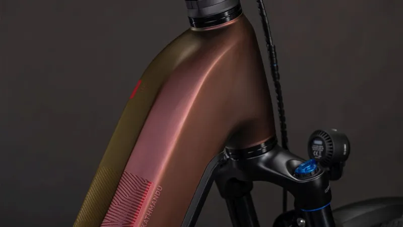 Cube Kathmandu Hybrid Pro EE 800Wh Electric Hybrid Bike in Sunglow and Chrome-4