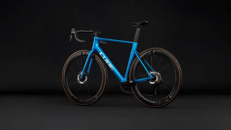 Cube Litening Air C:68X Race Road Bike in Bluetwister and Prizm-8