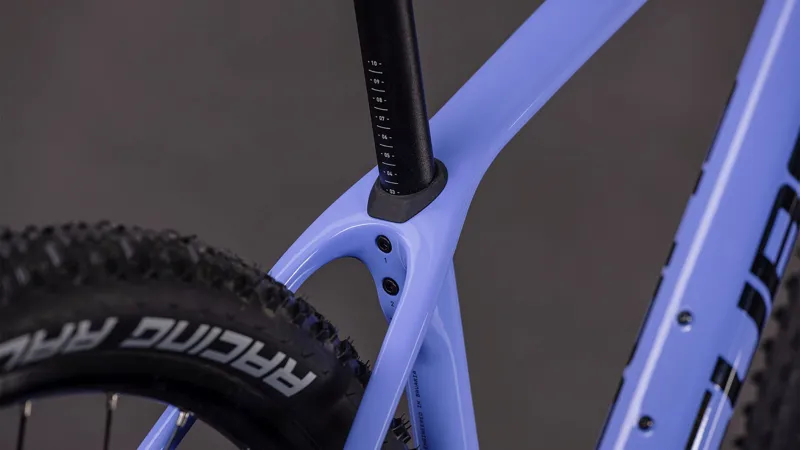 Cube Reaction C:62 ONE Hardtail Mountain Bike in Lucidlila and Black-2