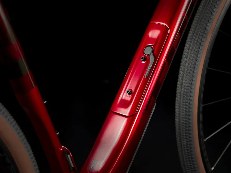 TREK Checkpoint SL 6 AXS Gravel Bike in Crimson and Carbon Red Smoke-3