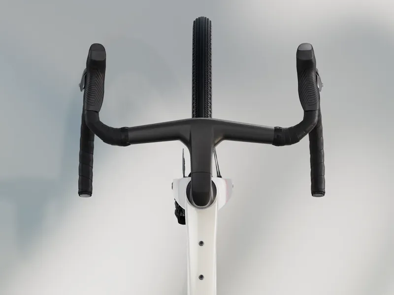 TREK Checkmate SLR 7 AXS Gravel Bike in Era White and Buff Beige-3