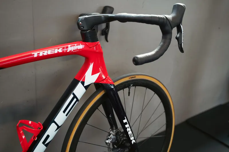 EX-DEMO TREK Emonda SLR 9 Road Bike in Red and Blue - 56cm-2