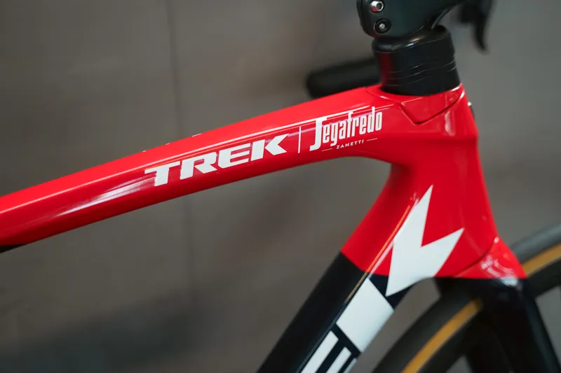 EX-DEMO TREK Emonda SLR 9 Road Bike in Red and Blue - 56cm-3