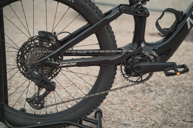 EX-DEMO Amflow PX Carbon 700Wh Electric Full Suspension Mountain Bike in Phantom Black - SIZE MEDIUM-11