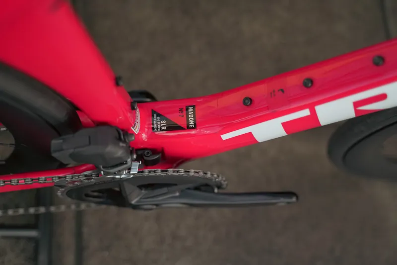USED TREK Madone SLR 6 AXS Gen 7 Road Bike in Viper Red - SIZE 56-3
