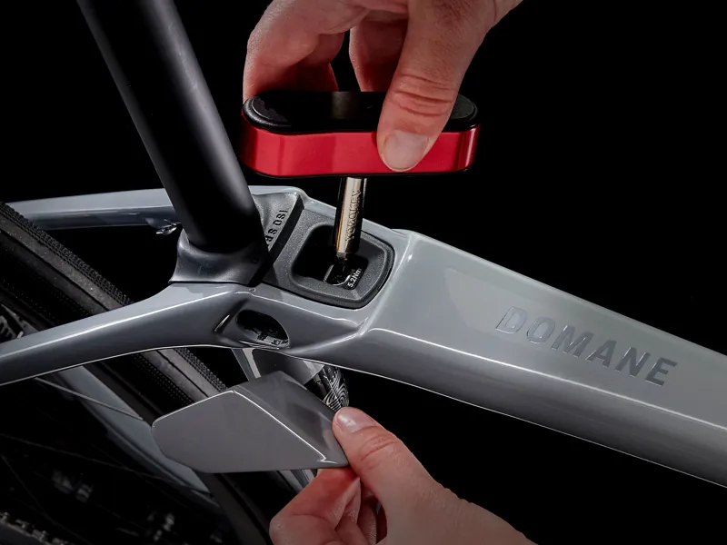 TREK Domane SL 7 AXS Gen 4 Road Bike in Gravel Grey-4