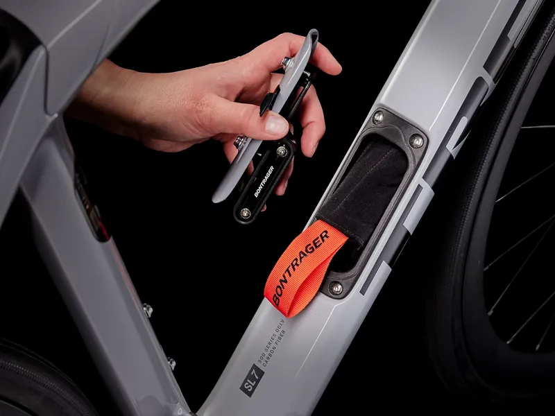 TREK Domane SL 7 AXS Gen 4 Road Bike in Gravel Grey-8