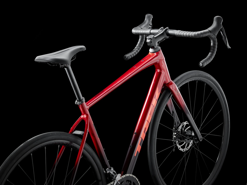 TREK Domane AL 2 Gen 4 Road Bike in Crimson Dark Carmine Fade-3