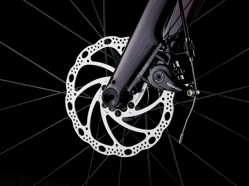 TREK Domane AL 2 Gen 4 Road Bike in Crimson Dark Carmine Fade-4