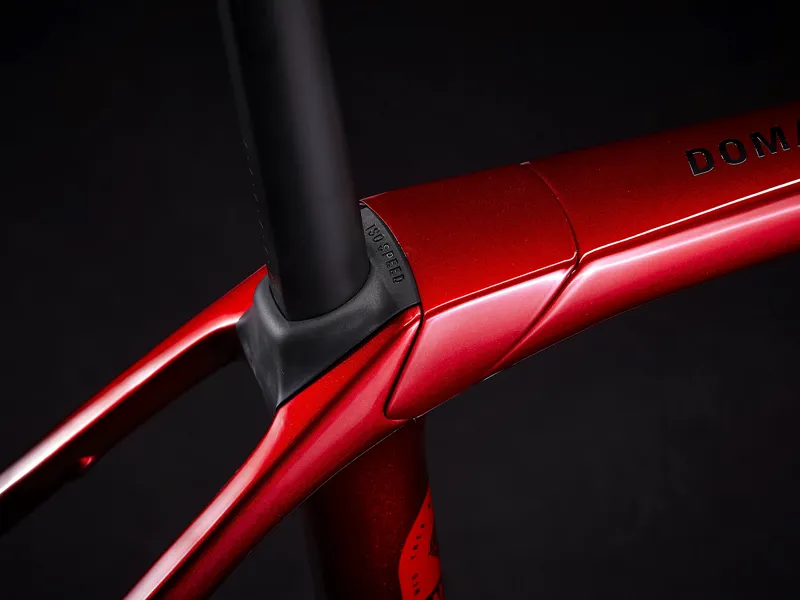 TREK Domane SLR 6 Gen 4 in Metallic Red Smoke and Blue Smoke Fade-7