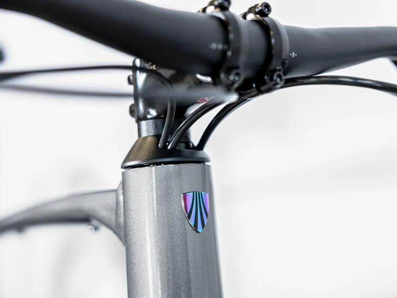 TREK Dual Sport 2 Equipped Hybrid Bike in Galactic Grey-9